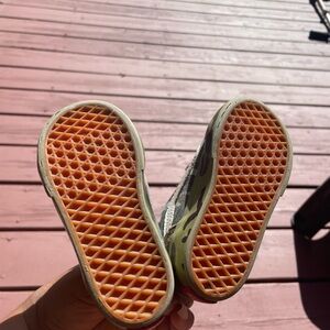 Size 6 toddler khaki vans